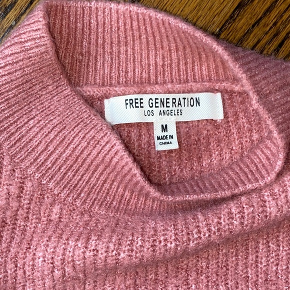 Like New Free Generation Los Angeles Mock Bell-Cuff Very Soft Sweater, M - Picture 7 of 7